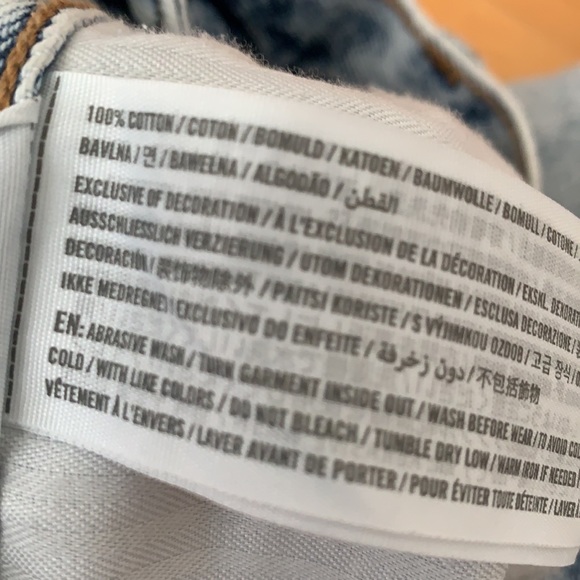 Abercrombie & Fitch High Rise Mom Jeans Acid Wash - Picture 9 of 9